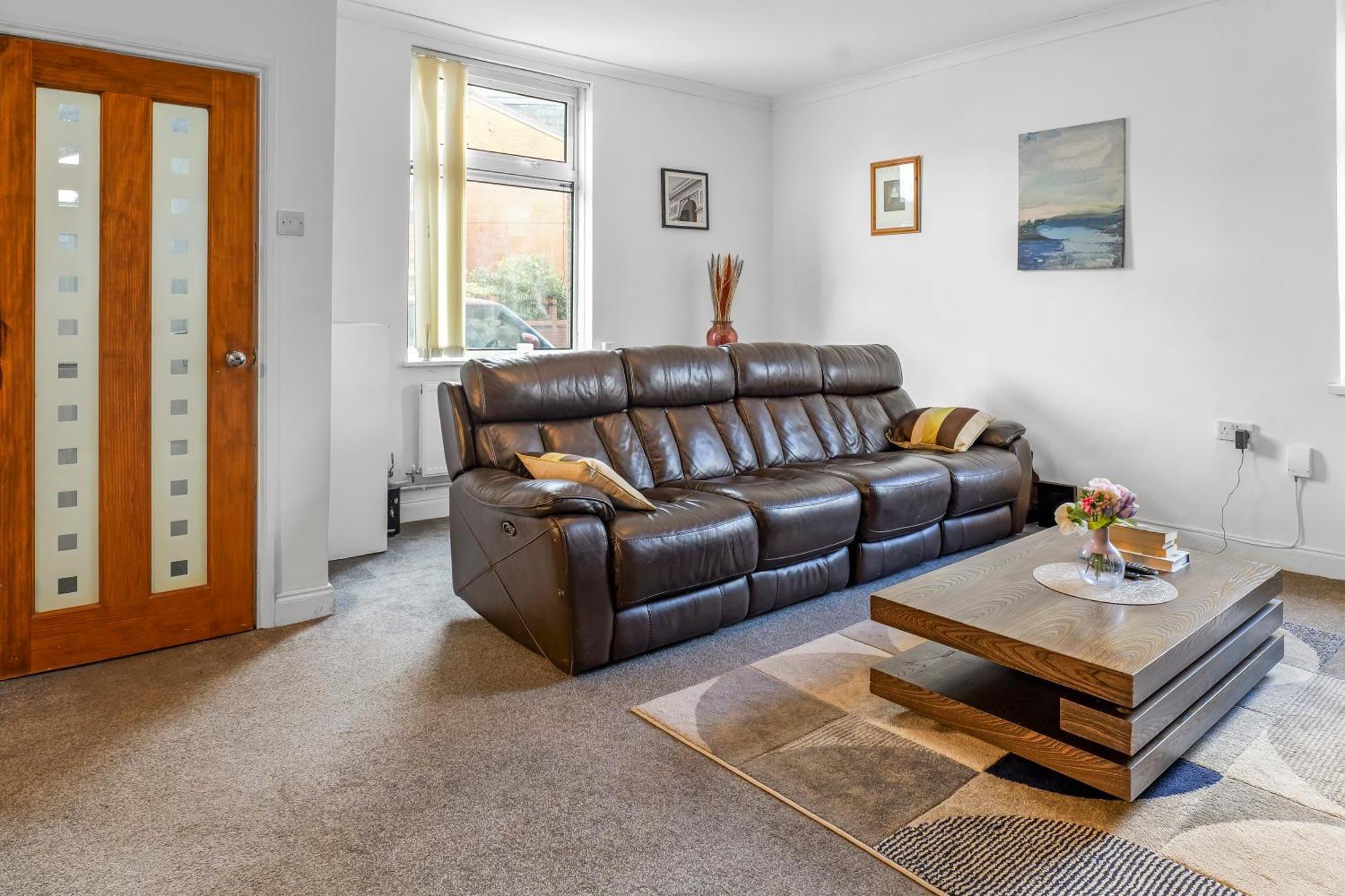 Rochdale 3 Bedroom House 2 Bath With Free Parking Sleeps 7 Exterior photo