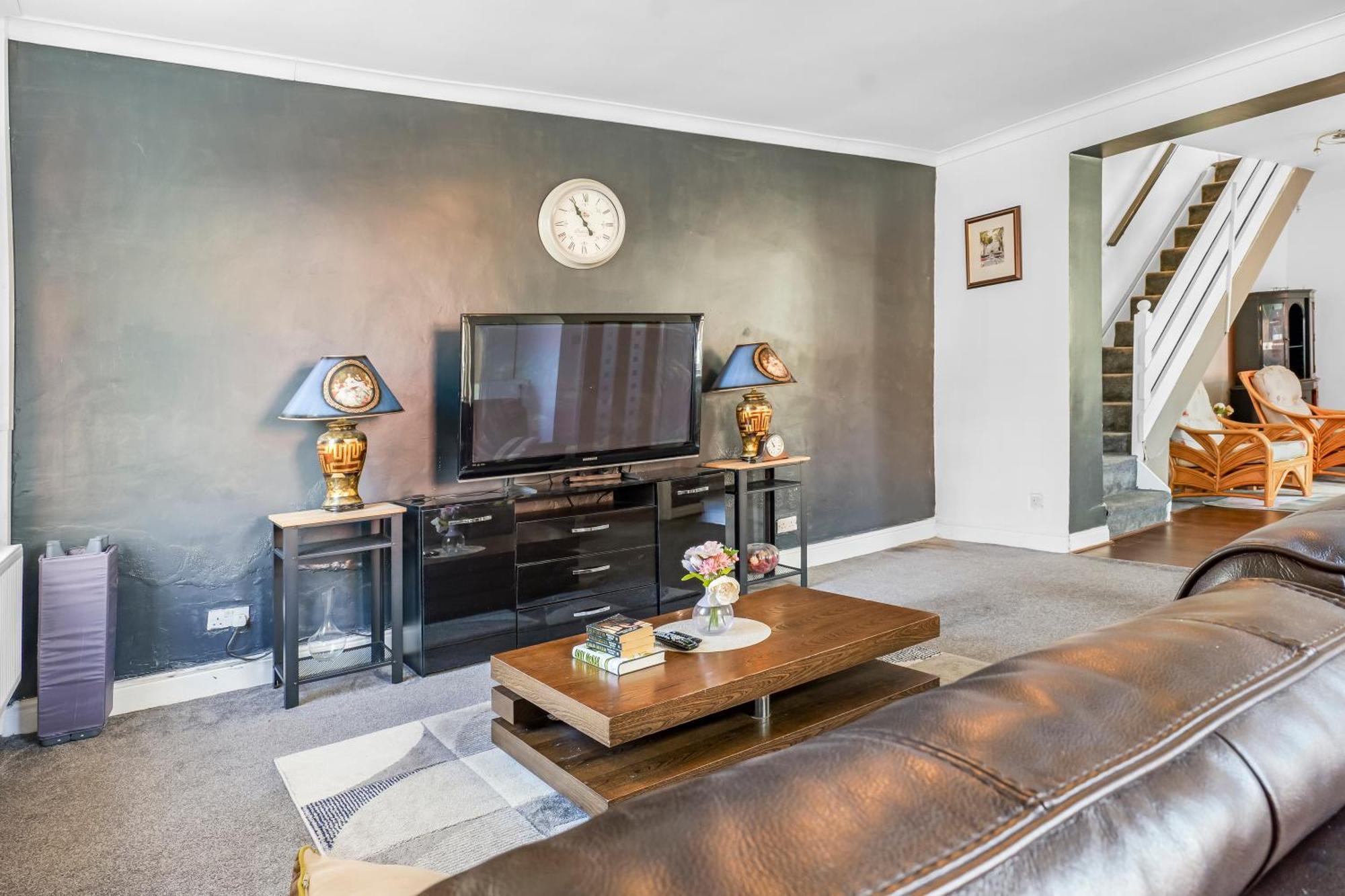 Rochdale 3 Bedroom House 2 Bath With Free Parking Sleeps 7 Exterior photo