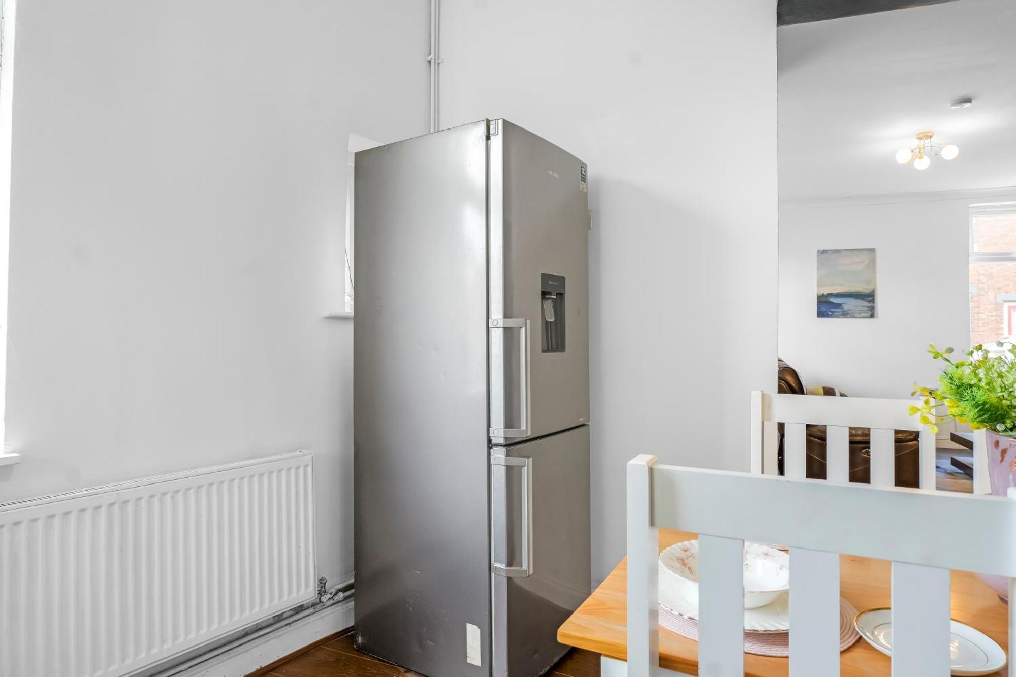 Rochdale 3 Bedroom House 2 Bath With Free Parking Sleeps 7 Exterior photo